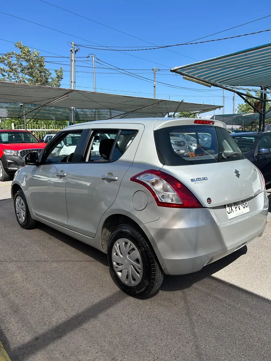 Suzuki Swift 2018 — fotografía 3