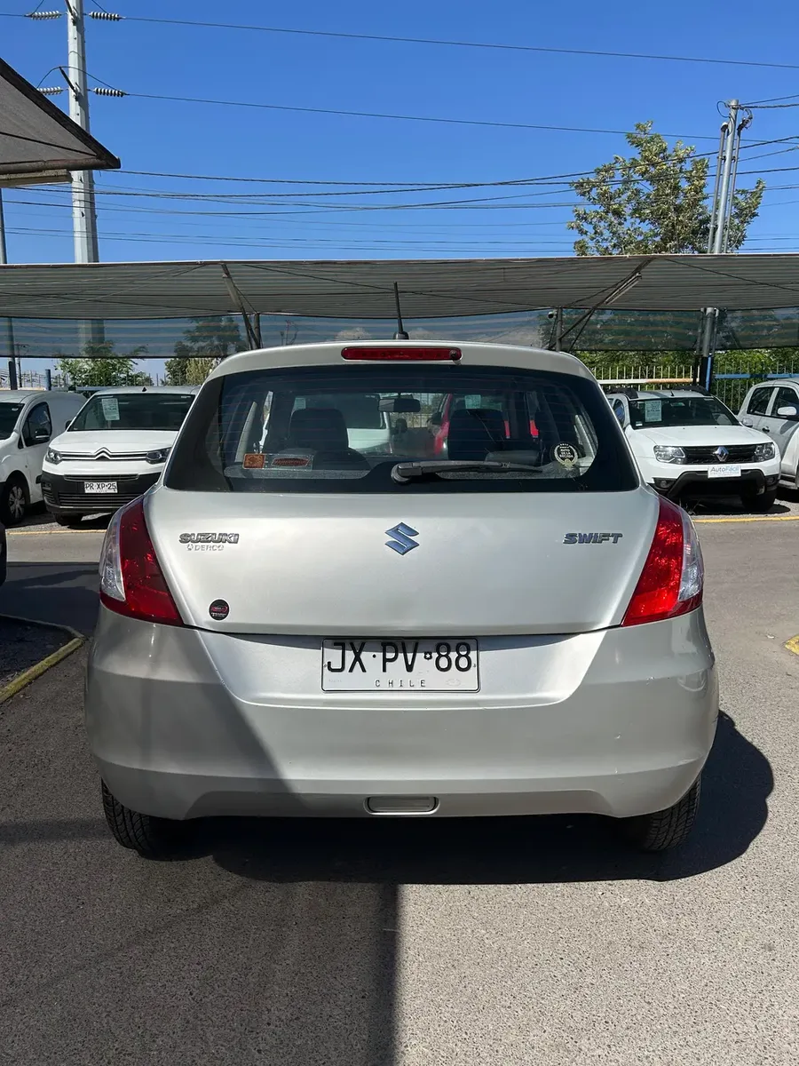 Suzuki Swift 2018 — fotografía 2