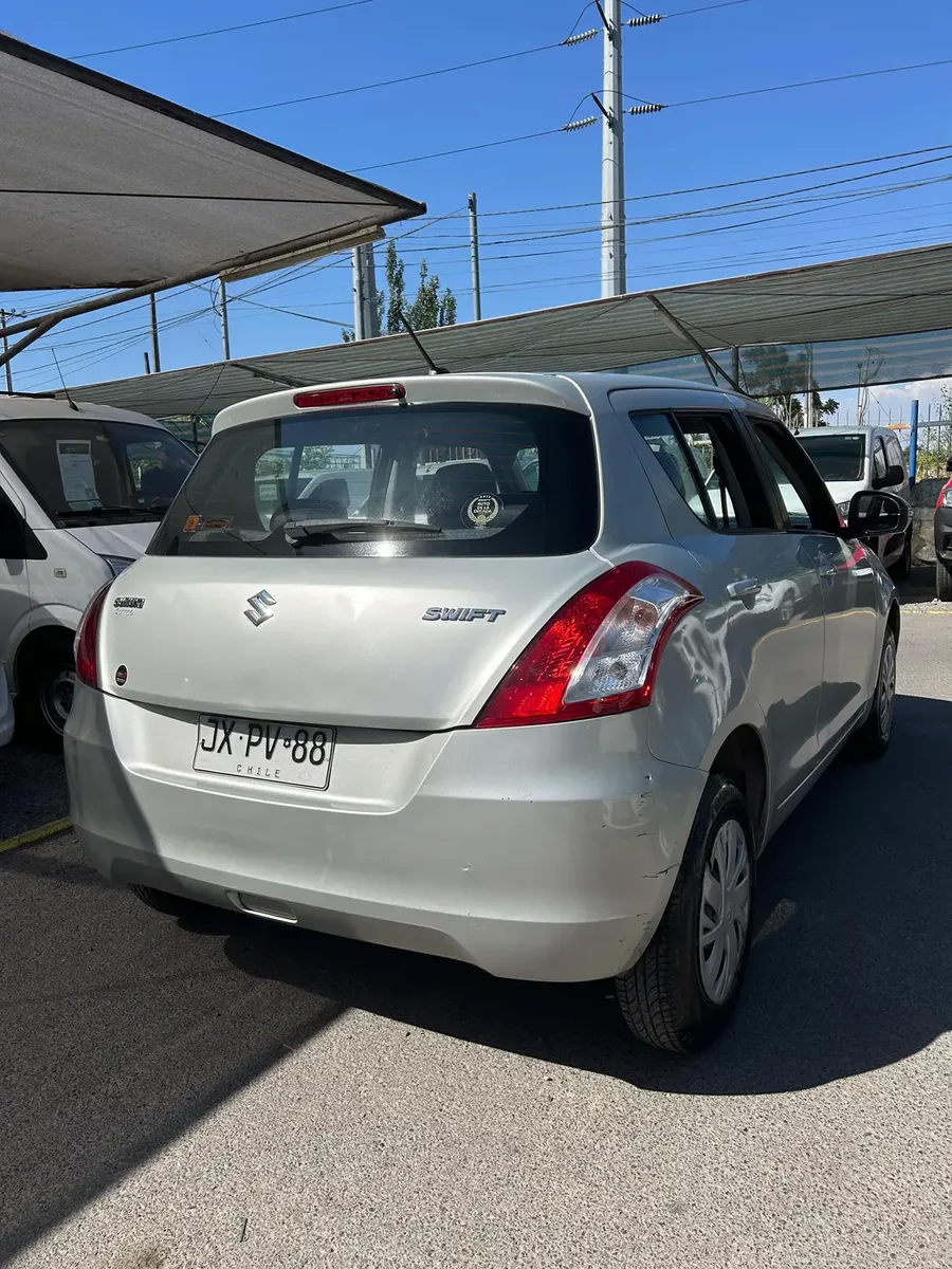 Suzuki Swift 2018 — fotografía 8