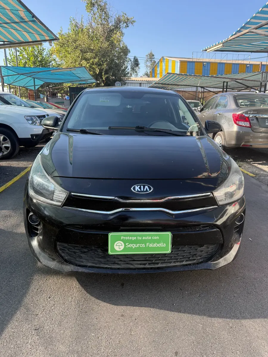 Kia Rio 5 2018 — fotografía 2