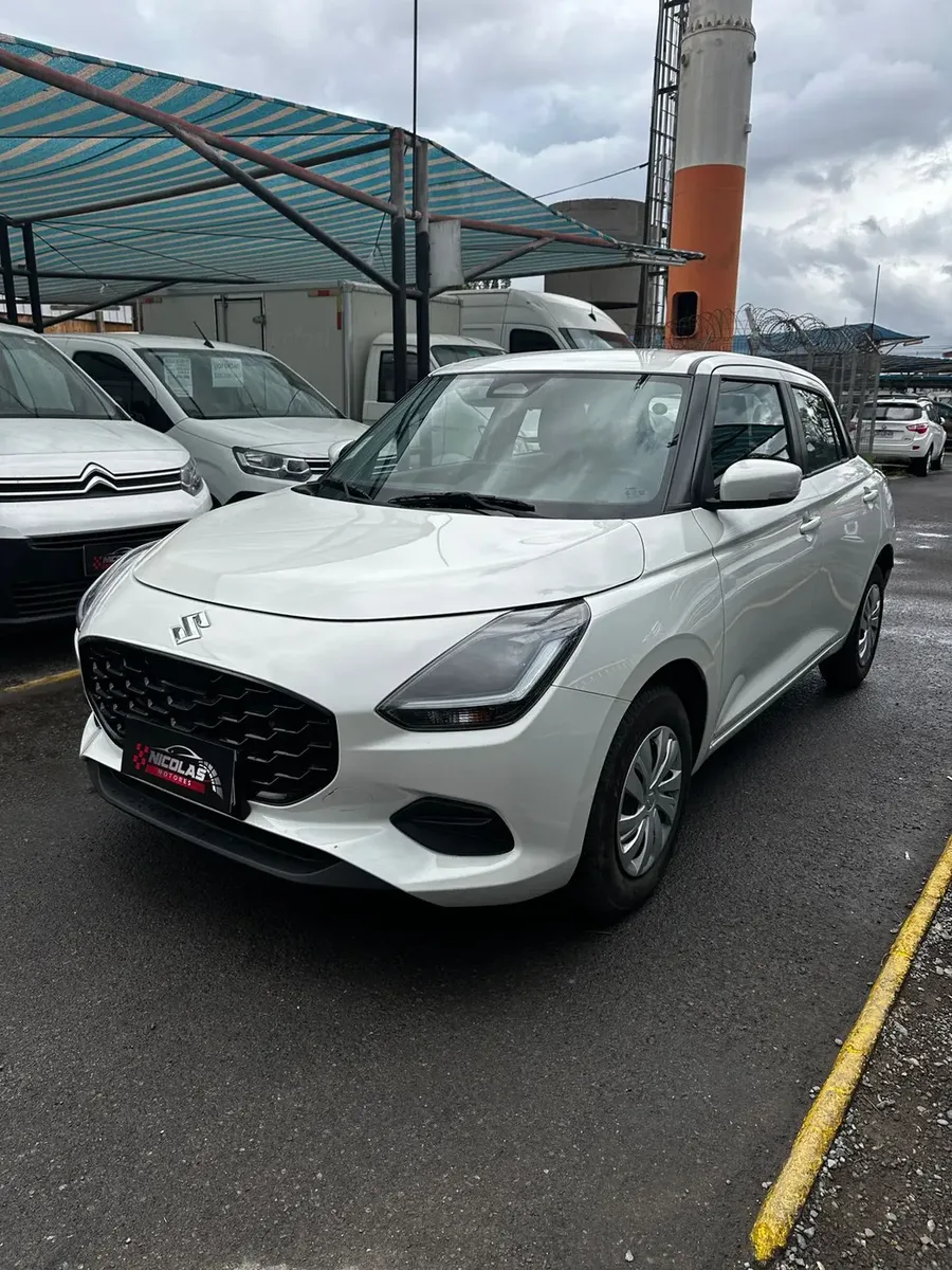 Suzuki Swift híbrido 2026 — fotografía 2