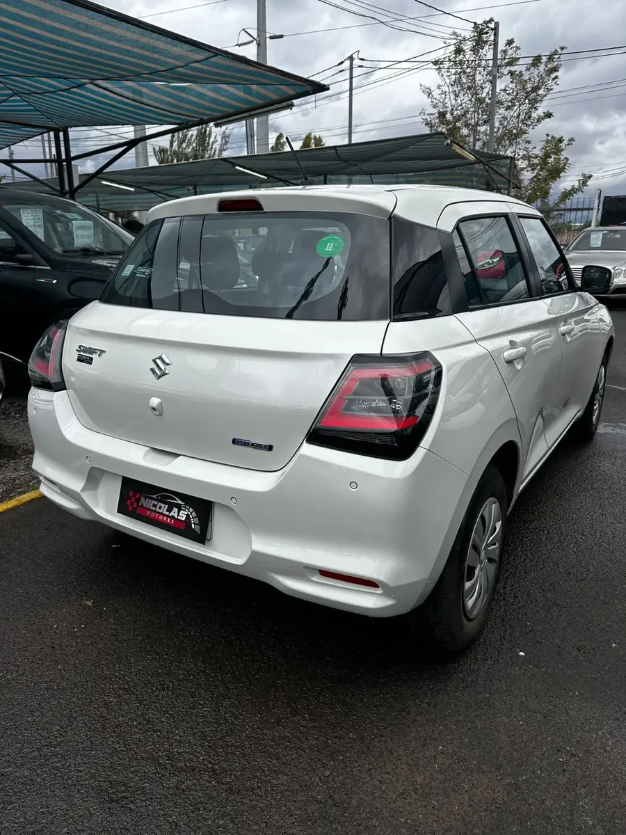 Suzuki Swift híbrido 2026 — fotografía 8