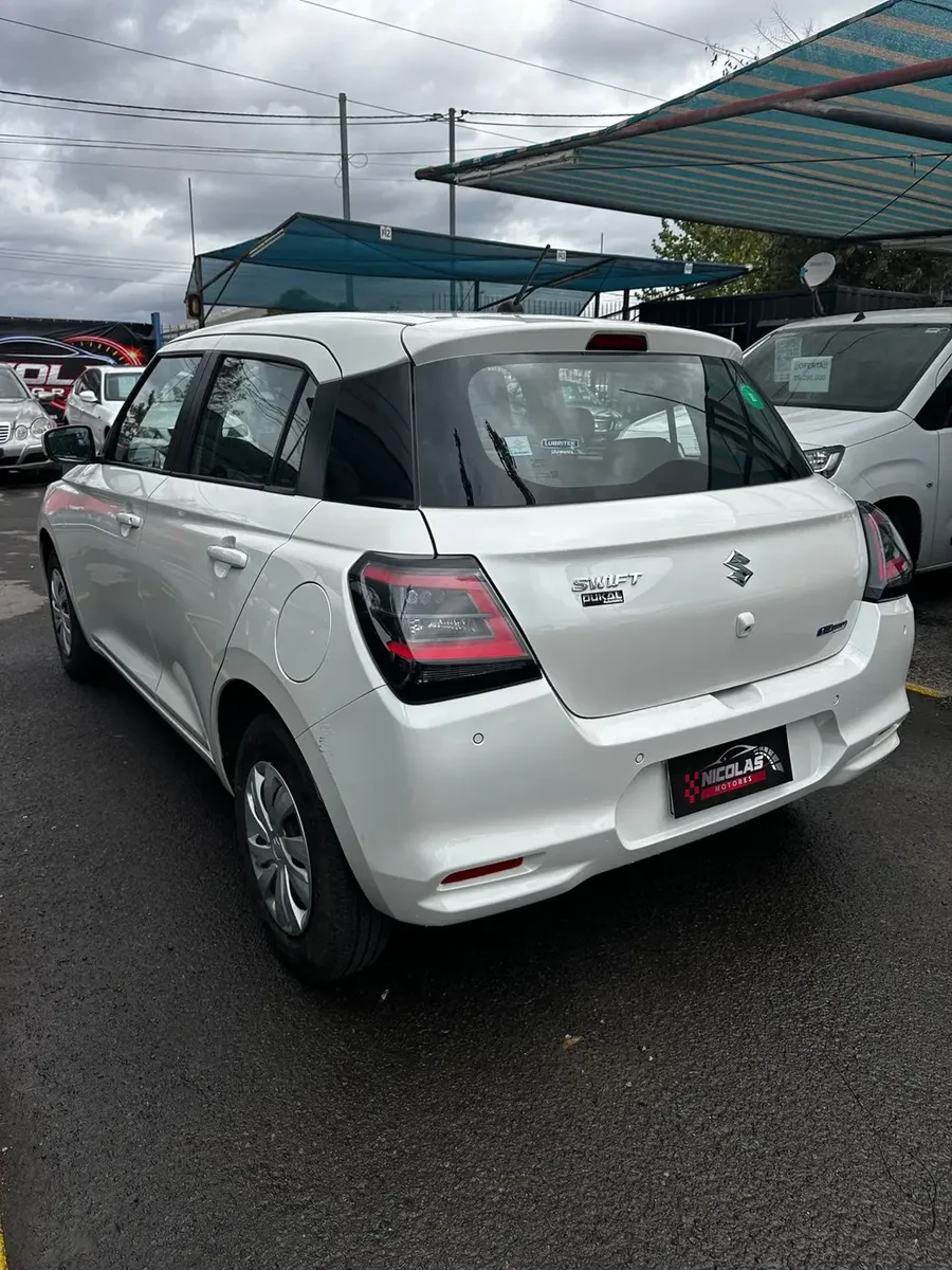 Suzuki Swift híbrido 2026 — fotografía 6