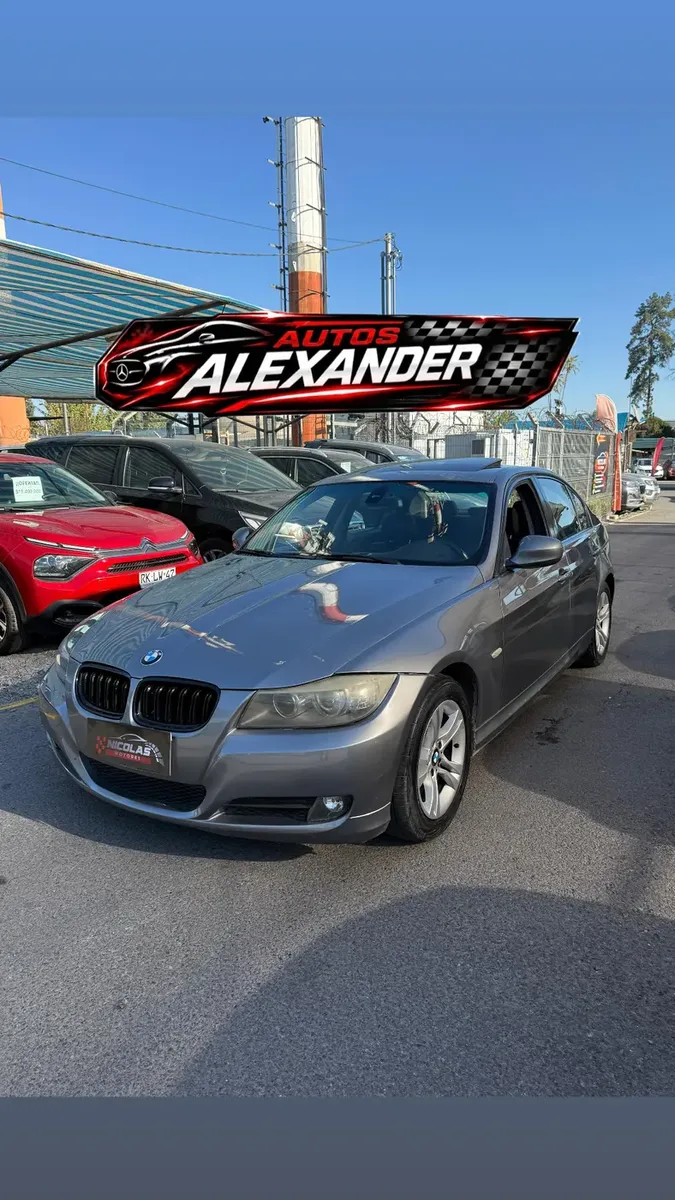 BMW 325i 2011 — fotografía 16