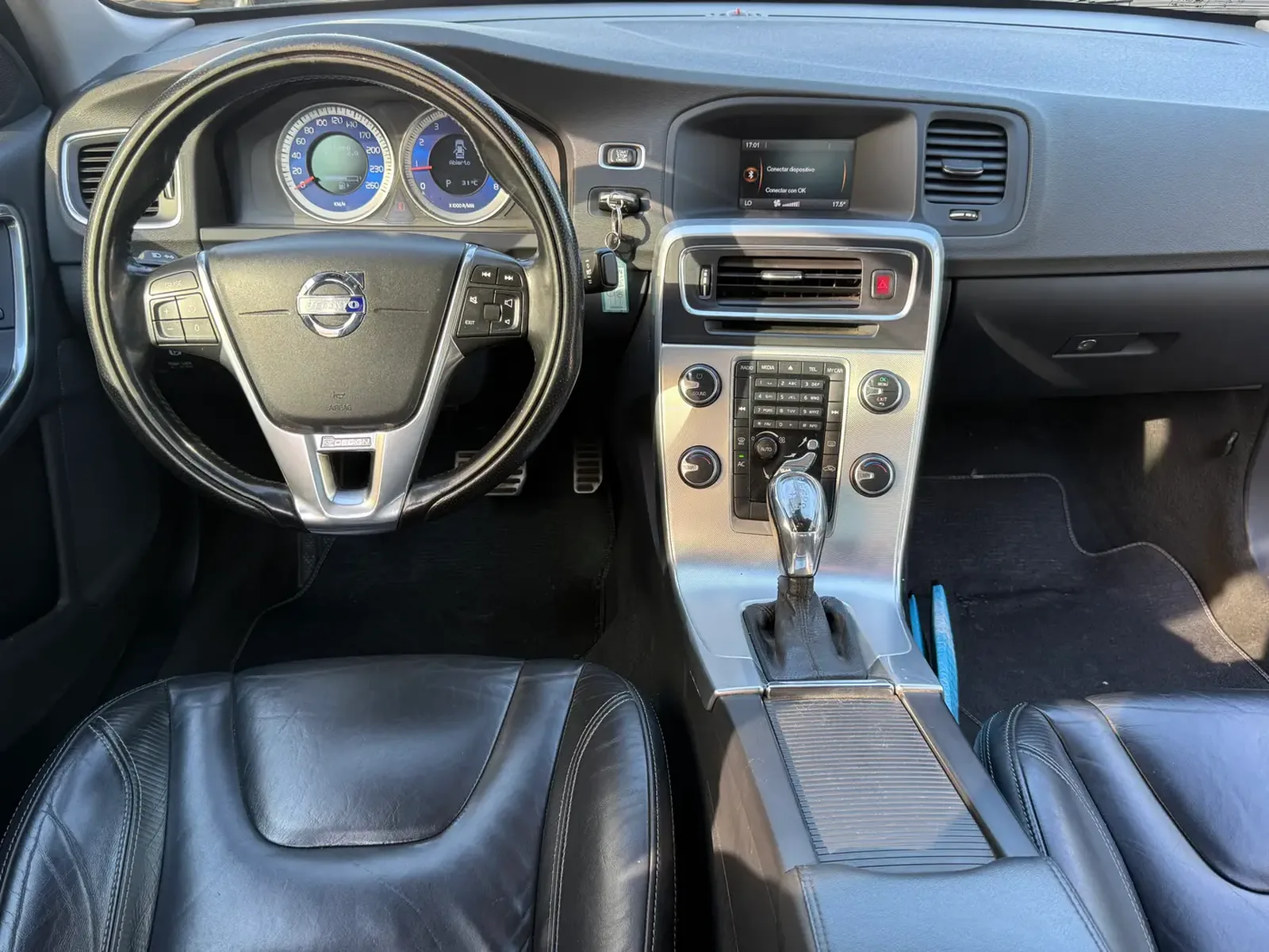 Volvo S60 T4 2014 — fotografía 9