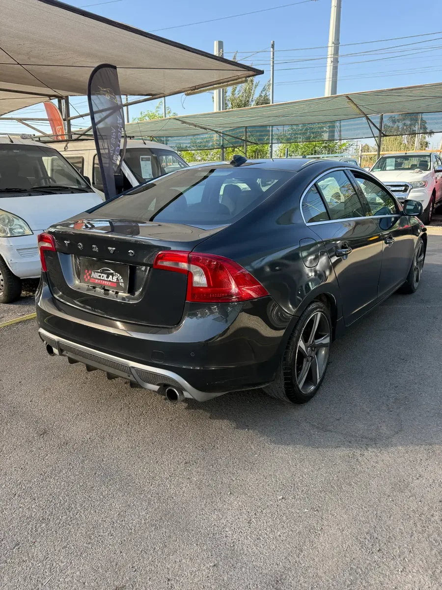 Volvo S60 T4 2014 — fotografía 6