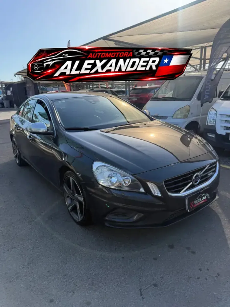 Volvo S60 T4 2014 — fotografía 1