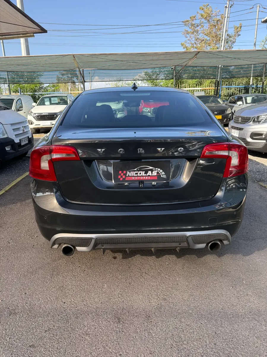 Volvo S60 T4 2014 — fotografía 5