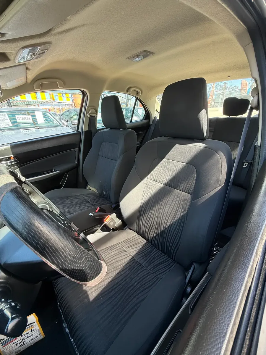 Suzuki Dzire 2023 — fotografía 9