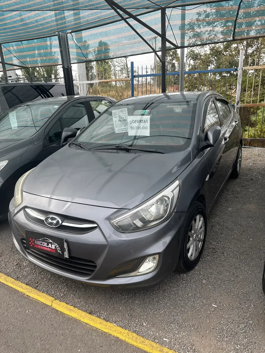 Hyundai Accent 2017 — fotografía 2