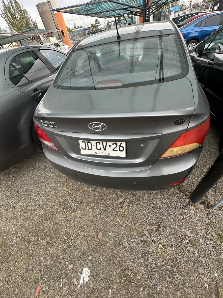 Hyundai Accent 2017 — fotografía 7