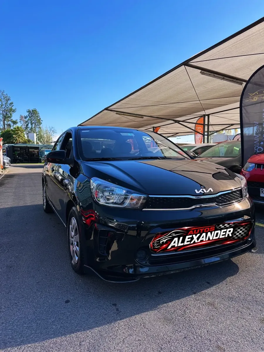 Kia Soluto 2022 — fotografía 1