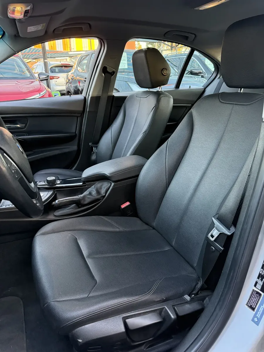 BMW 320D 2016 — fotografía 8