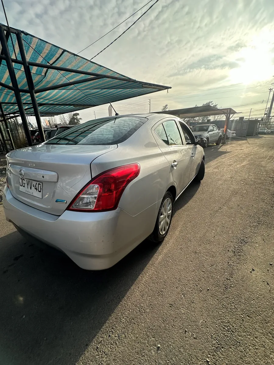 Nissan Versa 2017 — fotografía 26