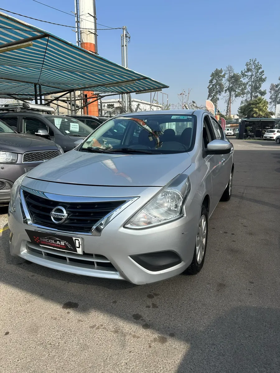Nissan Versa 2017 — fotografía 7