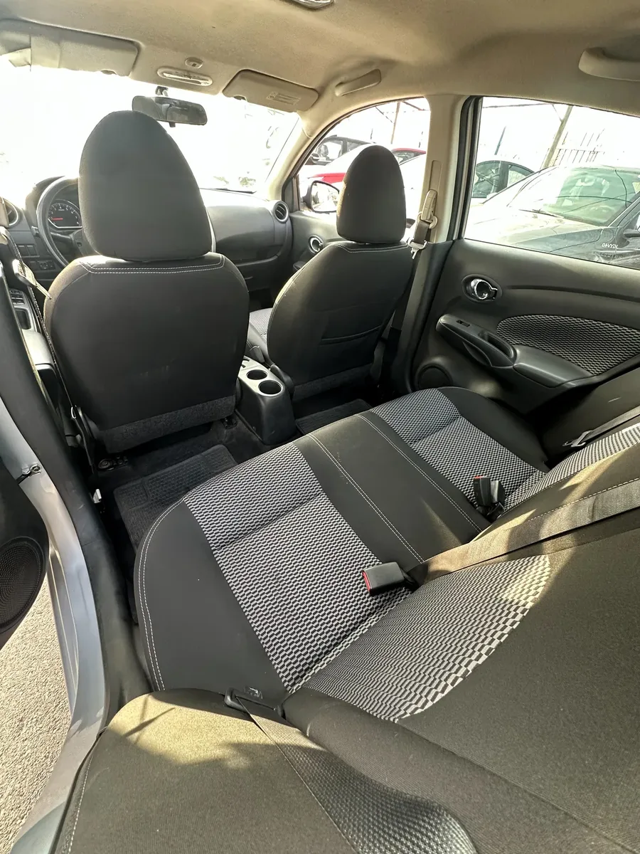 Nissan Versa 2017 — fotografía 24
