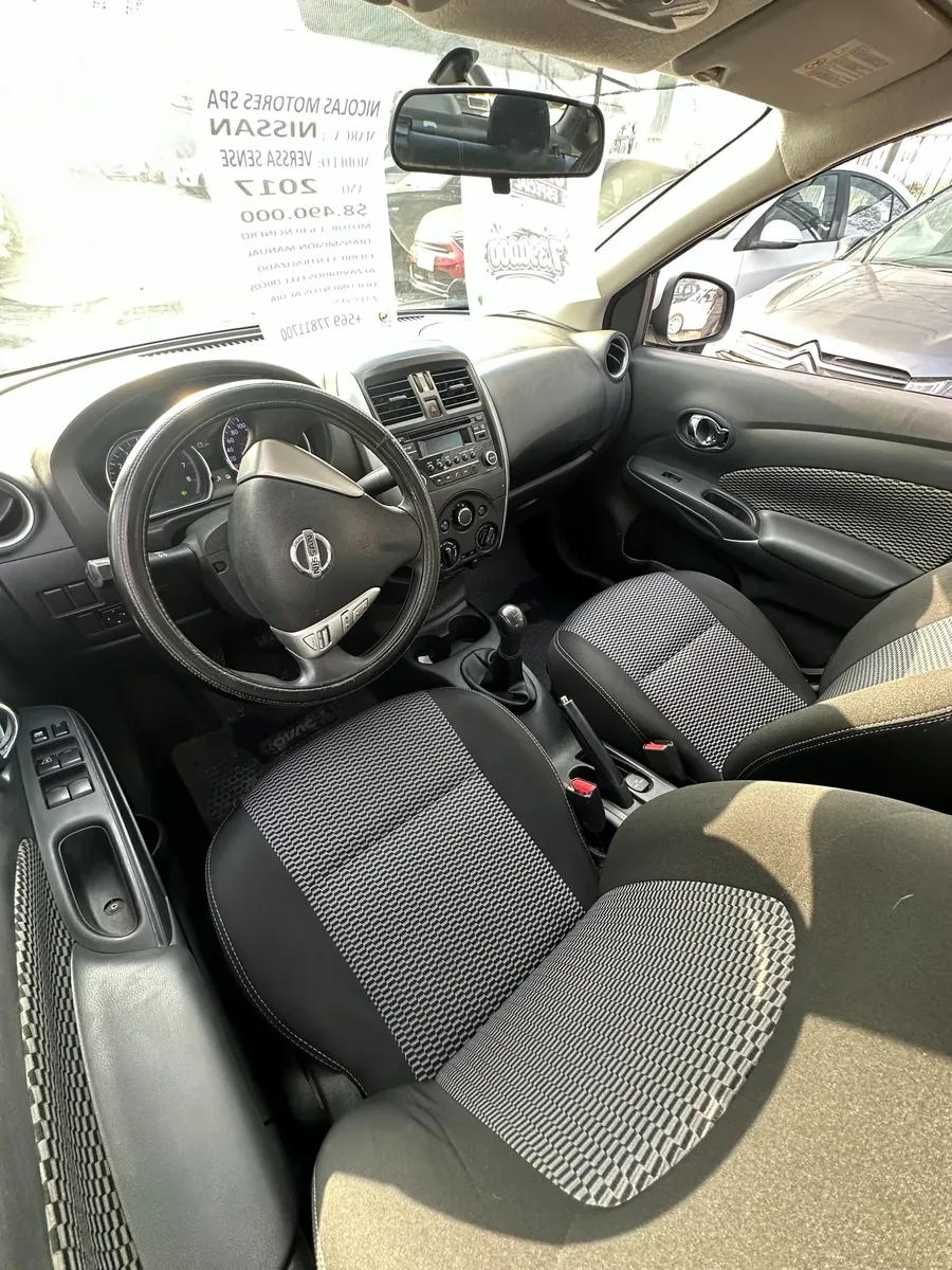 Nissan Versa 2017 — fotografía 23