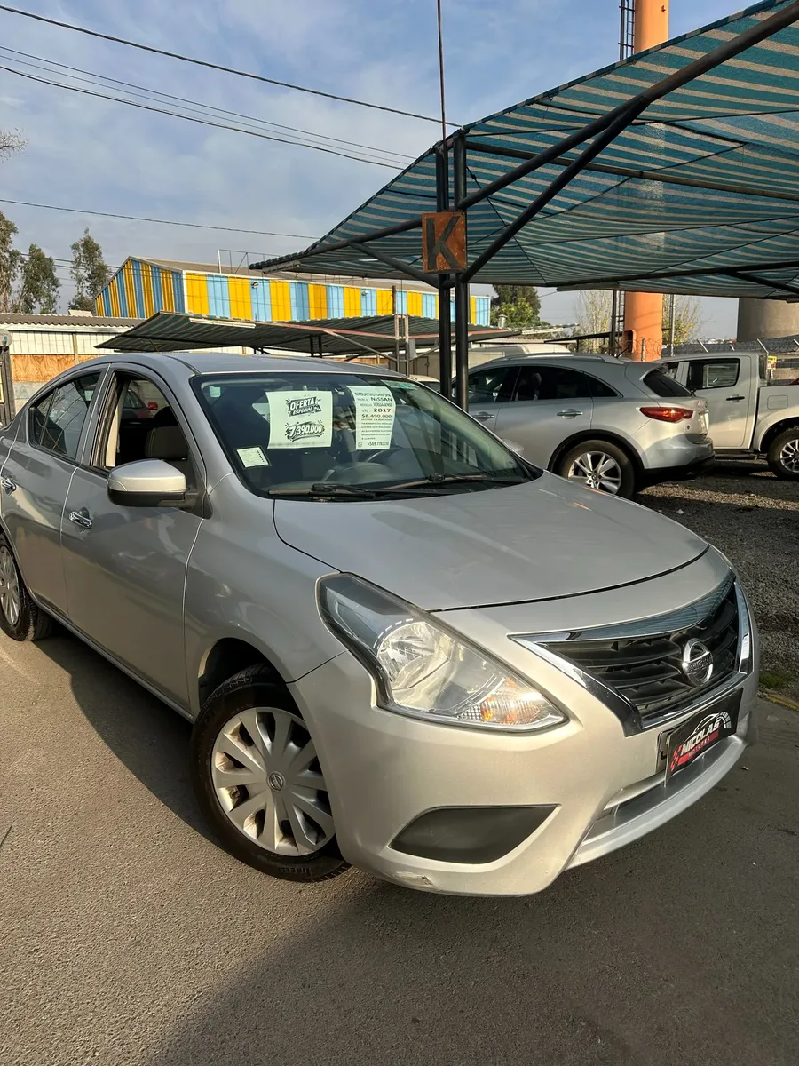 Nissan Versa 2017 — fotografía 19