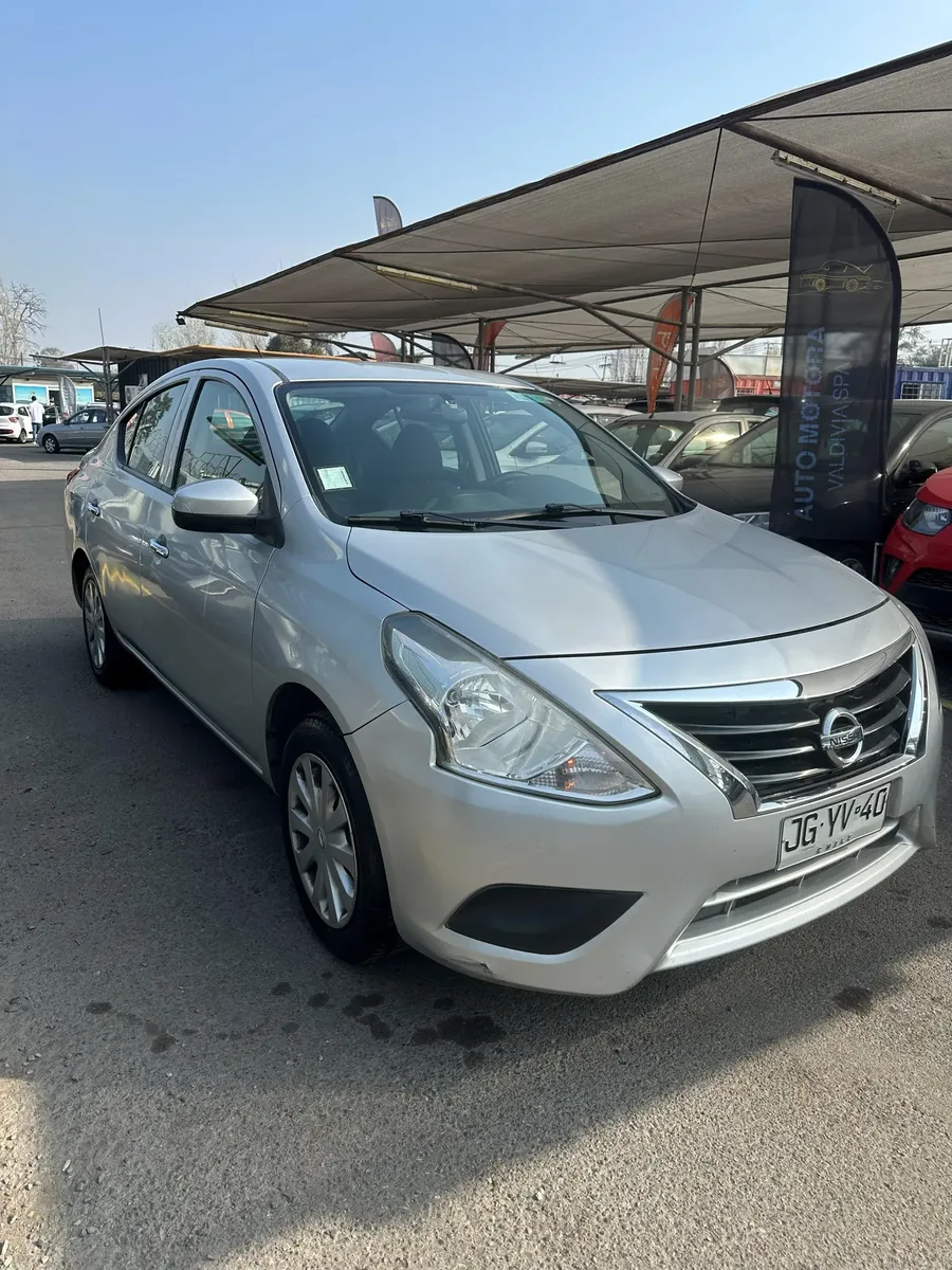 Nissan Versa 2017 — fotografía 5