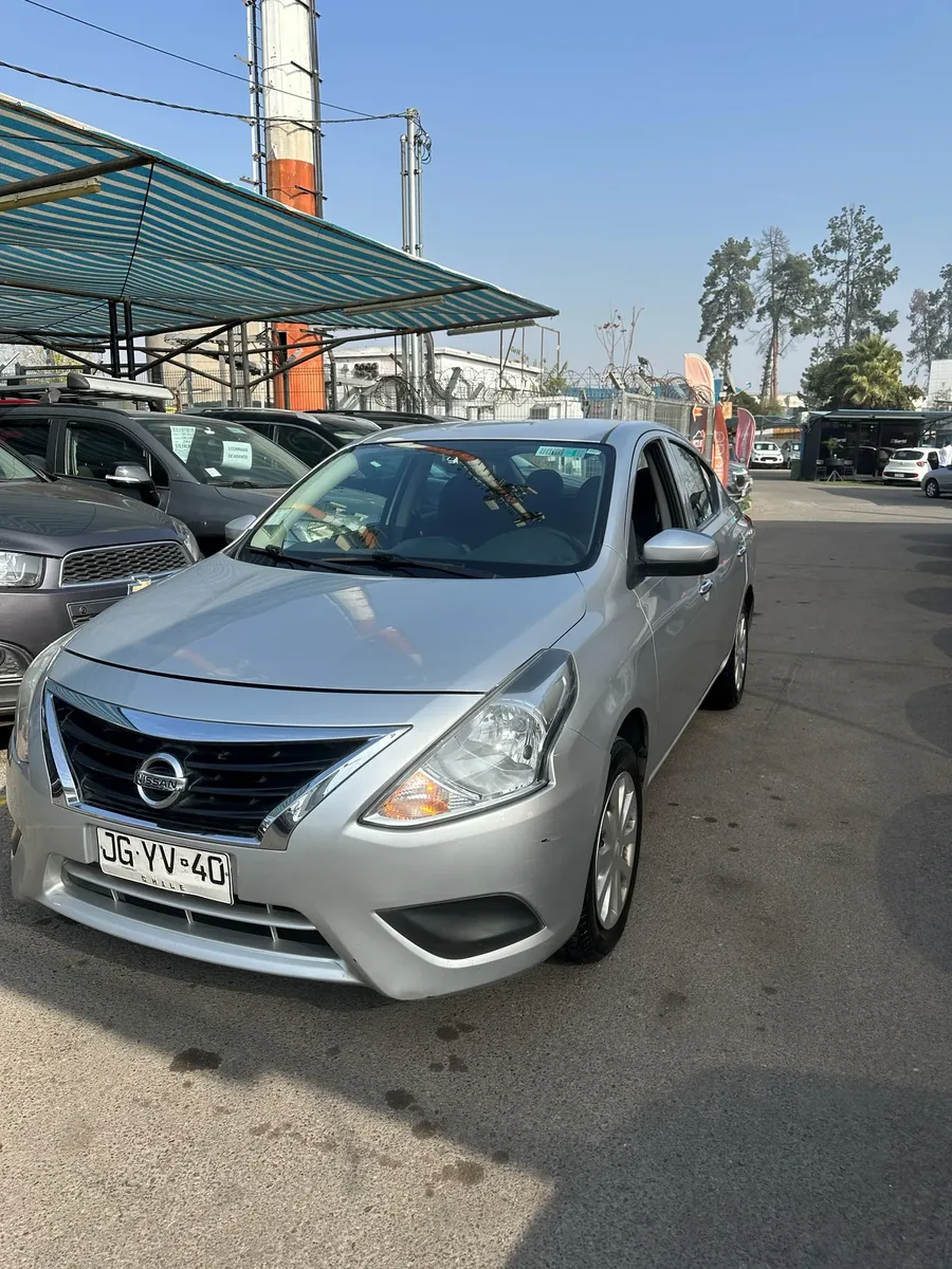 Nissan Versa 2017 — fotografía 4