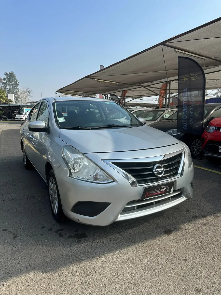 Nissan Versa 2017 — fotografía 6