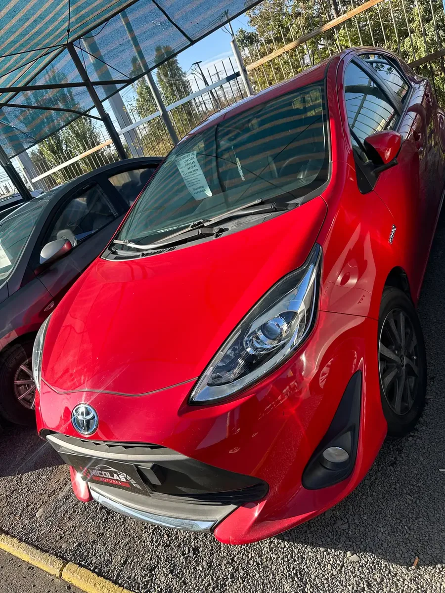 Toyota Prius 2020 — fotografía 2