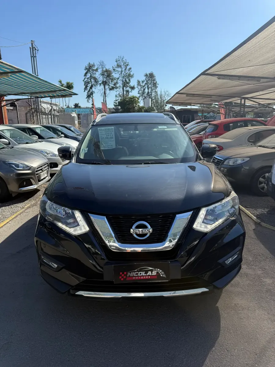 Nissan X-Trail 2021 — fotografía 2