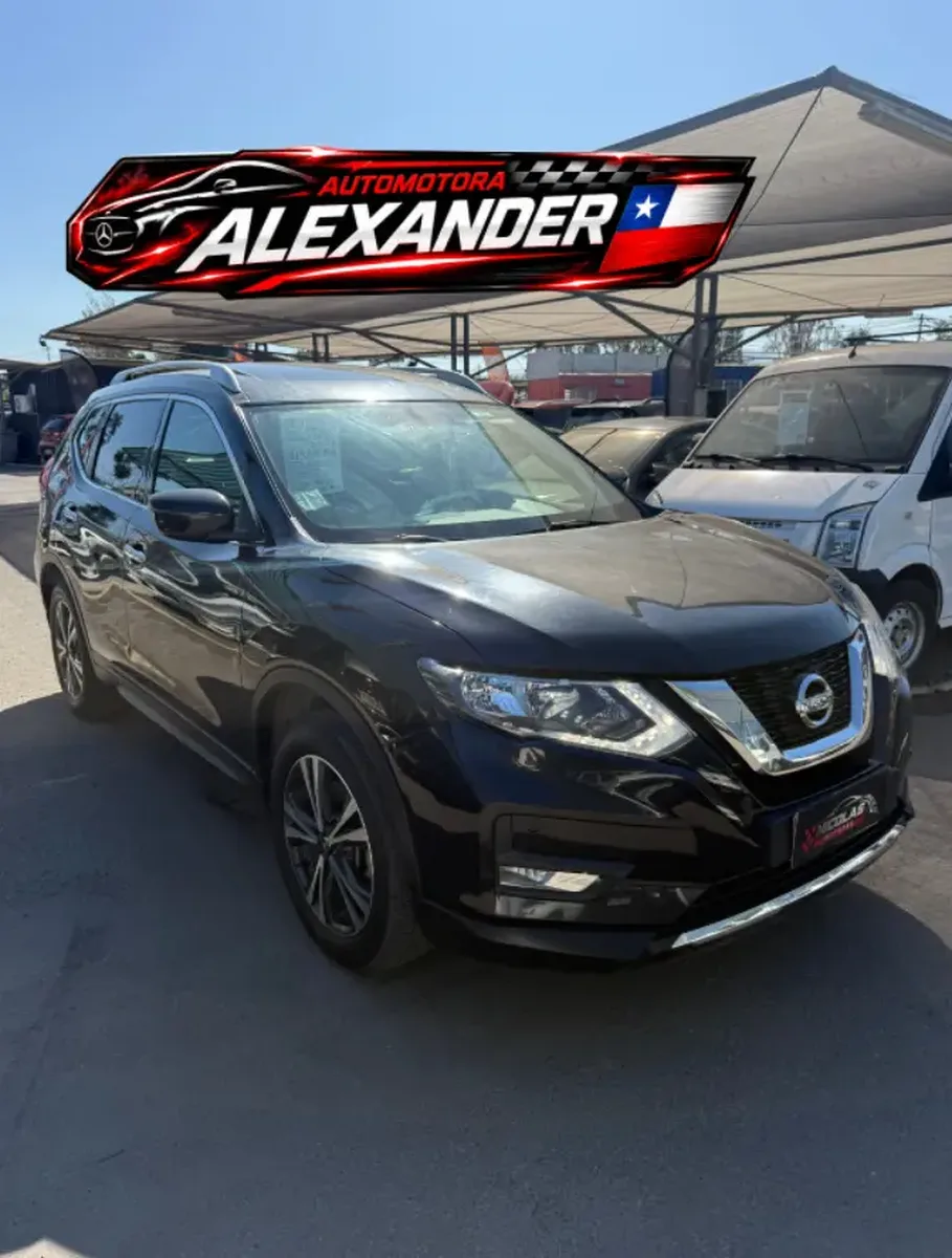 Nissan X-Trail 2021 — fotografía 1