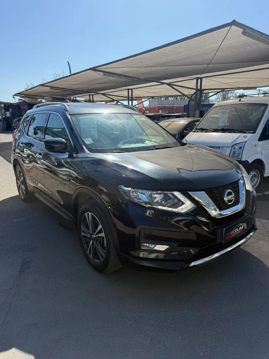 Nissan X-Trail 2021 — fotografía 3