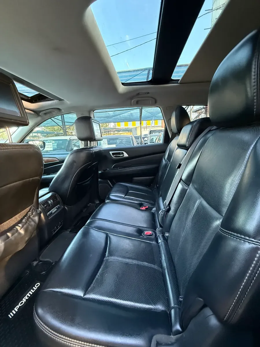 Nissan Pathfinder 2017 — fotografía 9