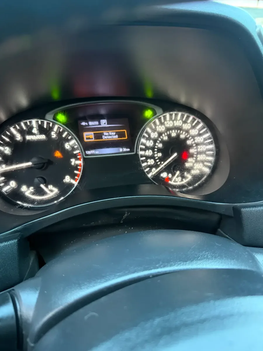 Nissan Pathfinder 2017 — fotografía 11