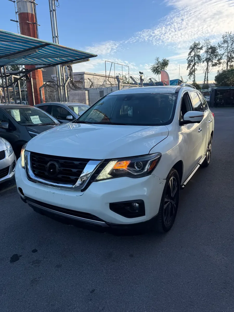 Nissan Pathfinder 2017 — fotografía 12