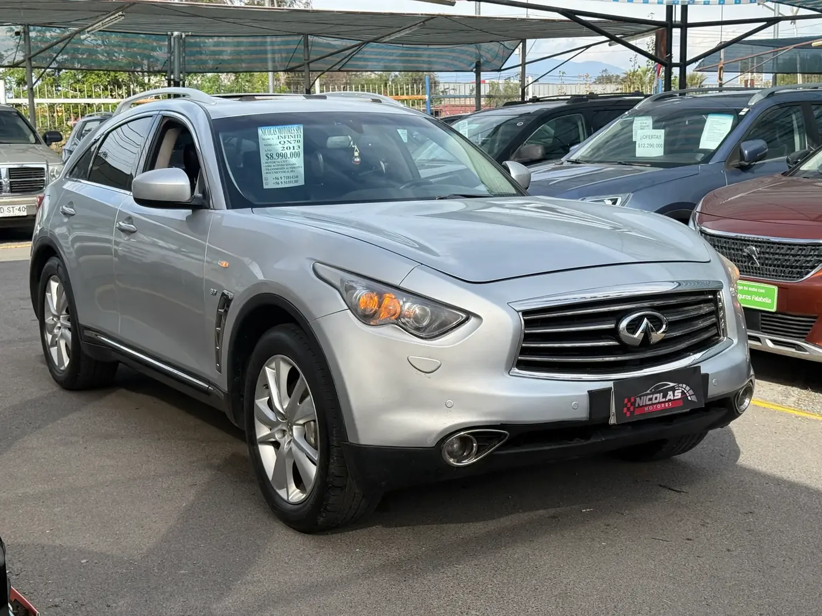 Infiniti QX70 2013 — fotografía 3