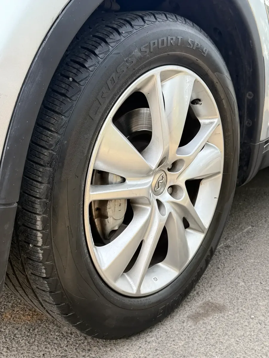 Infiniti QX70 2013 — fotografía 10