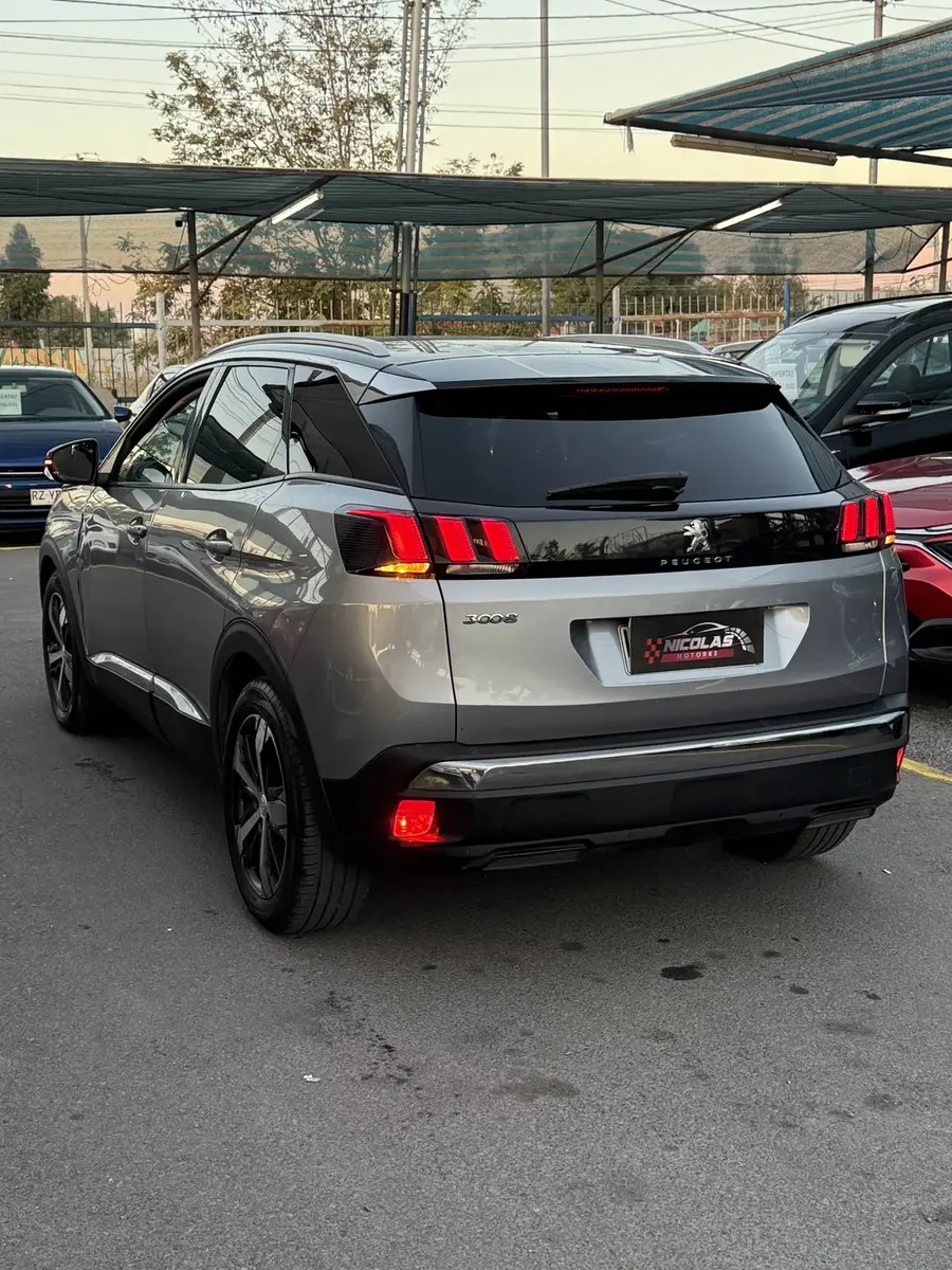 Peugeot 3008 2020 — fotografía 4