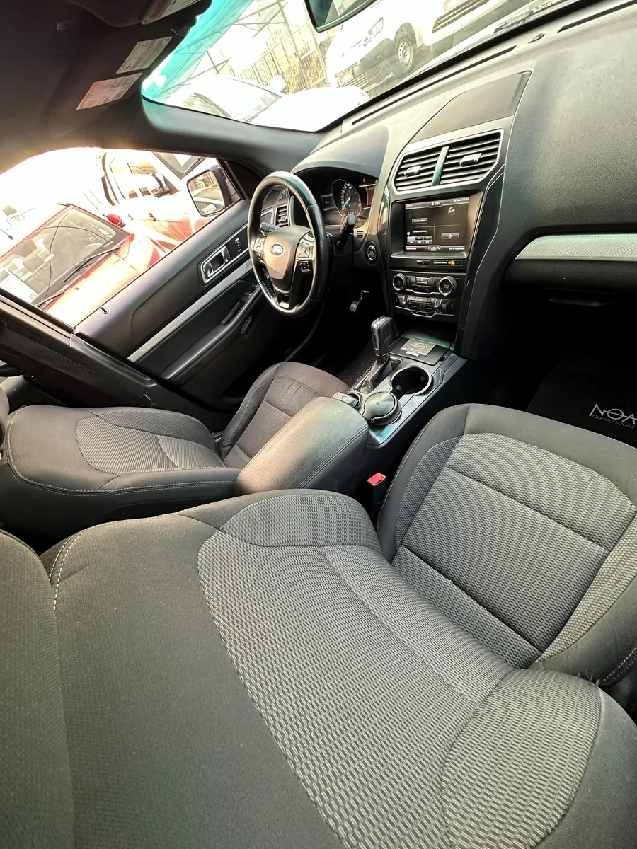 Ford Explorer XLT 2016 — fotografía 8