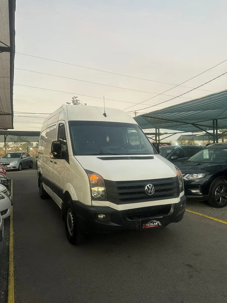 Volkswagen Crafter 2014 — fotografía 2