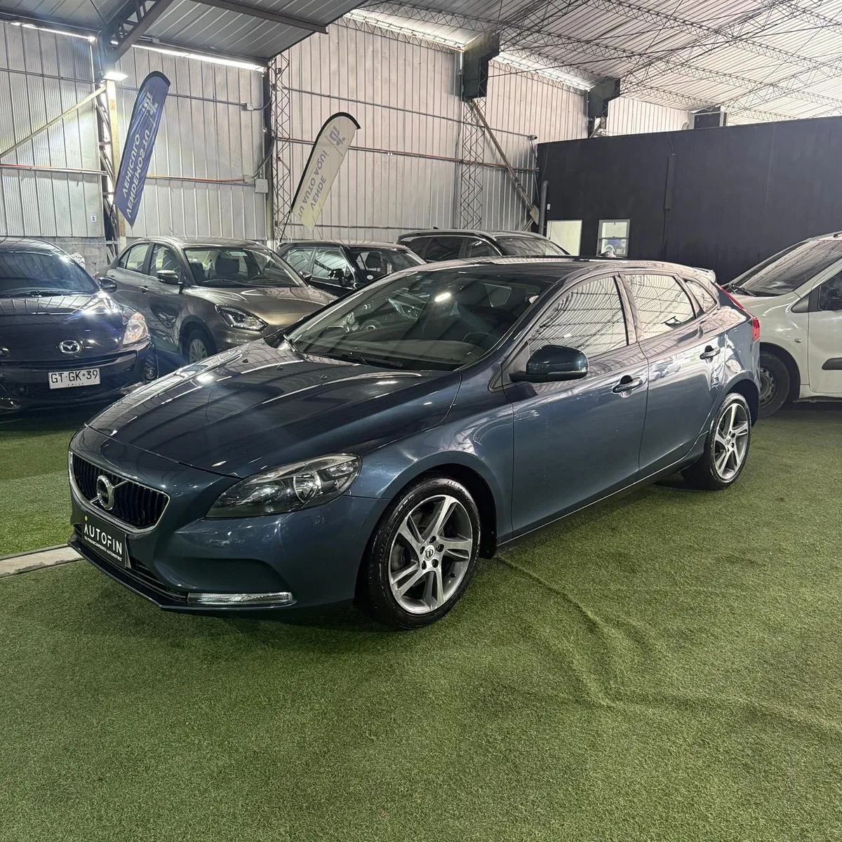 Volvo V40 V40 2017 — fotografía 1